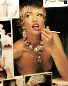 Ritts_Vogue_Italia_December_1989_02.thumb.png.7321347b846c2113f1138d5eabf41d07.png