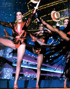 Ritts_Vogue_Italia_December_1989_05.thumb.png.baa55bd020a8928077ea66bd6984db32.png