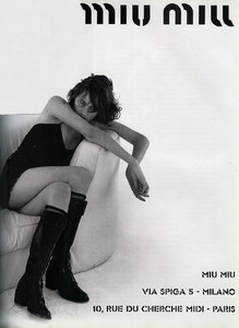 Rosemary-Ferguson-Miu-Miu-1994-01.thumb.jpg.ed0615d45afa0ac003f47833336681c4.jpg