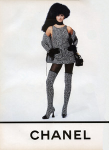 Trish-Goff-Chanel-1994-02.thumb.jpg.75d6669d8b650a9909fbb6a4e45156f7.jpg