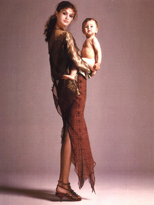 Trish-Goff-Romeo-Gigli-1998-ph.RichardAvedon-01.thumb.jpg.fdf0900396f62af1b076eb0485617c3a.jpg
