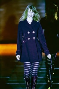 VERSACE-FALL-1993-RTW-34-CLAUDIA-SCHIFFER-CN10047250.jpg