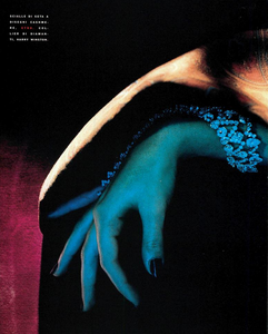 Vallhonrat_Vogue_Italia_December_1989_01.thumb.png.a685964ad99800ff292bbbfe9eae8181.png