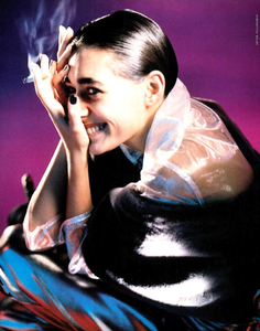 Vallhonrat_Vogue_Italia_December_1989_07.thumb.png.8e7b08dd69a2e83e482b60f18d2d3bef.png