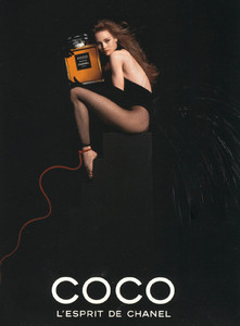 Vanessa-Paradis-Chanel-1993-01.thumb.jpg.671f8d6febdfc398948082d6075442cb.jpg