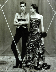 Watson_Vogue_Italia_December_1989_07.thumb.png.6b97f056322acd92a5344125bdb2e3aa.png