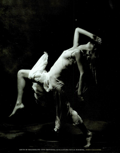 Watson_Vogue_Italia_December_1989_09.thumb.png.715421c9b97ff34cd1f00fde9b5e9d41.png