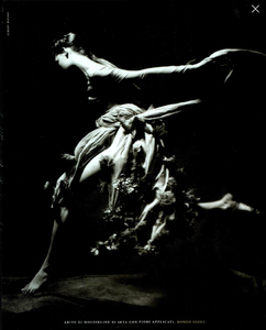 Watson_Vogue_Italia_December_1989_10.thumb.png.bc6f16ed60525d20d957525206589357.png