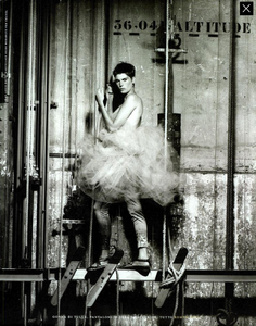 Watson_Vogue_Italia_December_1989_12.thumb.png.b3de15520e058c69f95d23bd262ec666.png