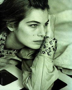 Watson_Vogue_Italia_February_1989_24.thumb.jpg.c1e60357659916ec73da379e07e93b74.jpg