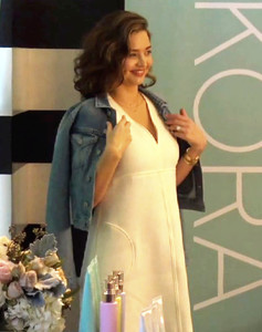 X17_miranda_kerr_pregnant_120317_06.thumb.jpg.ab718fe08d65c441d6eaa92f412d8183.jpg