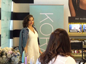 X17_miranda_kerr_pregnant_120317_26.thumb.jpg.84bb526436a6be1719fa2c6c961c5532.jpg