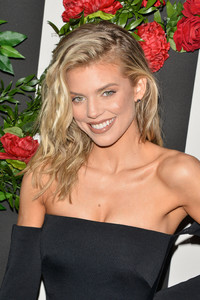 annalynne-mccord-land-of-distraction-launch-event-in-los-angeles-113017-3.thumb.jpg.410f5d986e919d6cc0e9086886249006.jpg
