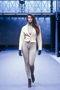 azzedine-alaia-fw-1989-1.thumb.jpg.c9e19232f0af3954e089253ef38fae47.jpg