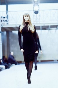 azzedine-alaia-fw-1989-10.thumb.jpg.3e2fbe92a2525503afb90a3048b50d05.jpg