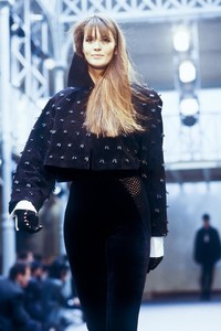 azzedine-alaia-fw-1989-8.thumb.jpg.834ea10abdc613aed2c245d16619373d.jpg