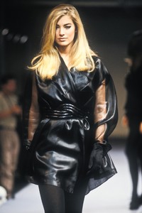 azzedine-alaia-fw-1990-1.thumb.jpg.e191b44d0a5915c9db2581471956b36f.jpg