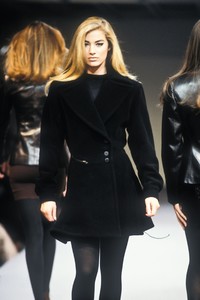 azzedine-alaia-fw-1990-5.thumb.jpg.f3ee1d2c64e531810888b72b96240757.jpg