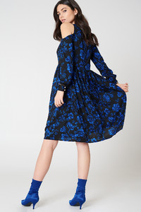 baum_und_pferdgarten_abarrane_dress_1508-000037-7894_02d.jpg