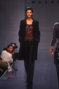 bcbg-fw-1997-8.thumb.jpeg.8223fd25c10a9136e285e8e1343493f8.jpeg