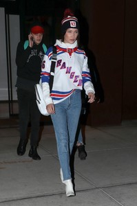 bella_hadid_1912_28329.jpg