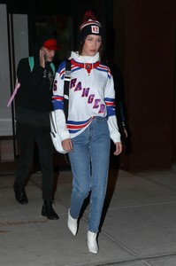 bella_hadid_1912_28429.jpg