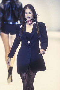 blumarine-ss-1993-4.thumb.jpg.5f1101133c28fba88e516865d4a6f723.jpg