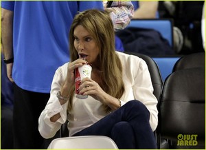 caitlyn-jenner-ucla-basketball-game-07.jpg