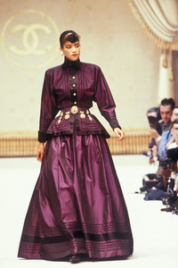 chanel-hc-fw-1986-2.thumb.jpg.eeb4e237eec2e7913fac001c5dccd95c.jpg