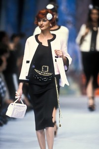 chanel-ss-1992-3.thumb.JPEG.0f0b0a622c7f0584eb9c04d22f8b544d.JPEG