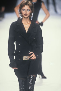 chantal-thomas-fw-1994-2.thumb.JPEG.53ad974a75bb0609da1a8e8e1d5e9c30.JPEG