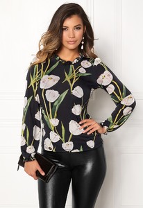 chiara-forthi-intrend-tulip-top-black-floral_1.jpg