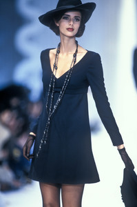 chloe-ss-1992-2.thumb.JPEG.3d38c74ca3bb968a1e23041ae84d1868.JPEG