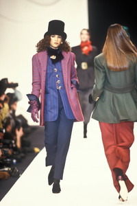 christian-dior-fw-1993-1.thumb.jpeg.448d95881dbd7fd75ad9b3080c464a73.jpeg