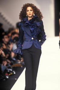 christian-dior-fw-1993-5.thumb.JPEG.980eeda0008f41fe8301d93d0f1b24c7.JPEG