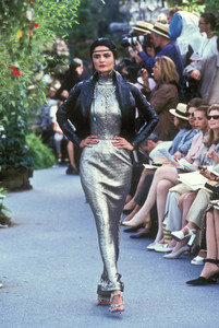 christian-dior-hc-fw-1997-1.thumb.jpeg.4fd5f13f17e3ca590cd3289debfcc9ac.jpeg