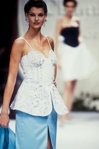 christian-dior-hc-ss-1992-1.thumb.JPEG.de8ee69b3852fafd6d453d1c06a4b9d5.JPEG