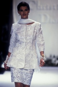 christian-dior-hc-ss-1992-6.thumb.JPEG.bed0361d9f40246bdc52fa6657be73a8.JPEG