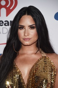 demi-lovato-jingle-ball-2017-in-inglewood-4.thumb.jpg.99773ae5cfe00cdb37b44301930a60d8.jpg