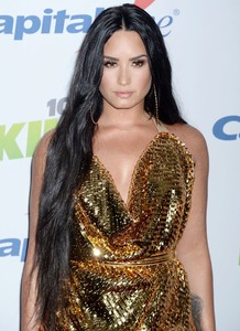 demi-lovato-jingle-ball-2017-in-inglewood-7.thumb.jpg.415cb3dd6f63f3dac50510f3bd4e8cc4.jpg