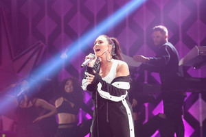 demi-lovato-power-96-1-jingle-ball-2017-show-9az7f8gmnedx.jpg