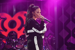 demi-lovato-power-96-1-jingle-ball-2017-show-nu-gnzltujpx.jpg