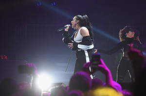 demi-lovato-power-96-1-jingle-ball-2017-show-utdkcukg-zsx.jpg