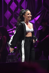 demi-lovato-power-96-1-jingle-ball-2017-show-yc2g0tpolgxx.jpg