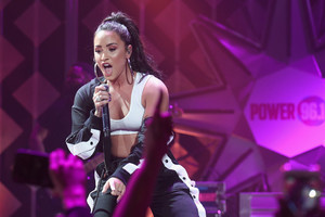 demi-lovato-power-96-1-jingle-ball-2017-show-zc2192ctevpx.jpg