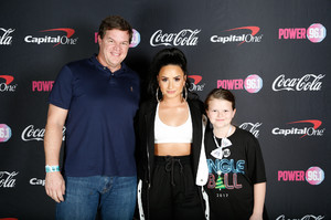 demi-lovato_picturepub-002.jpg