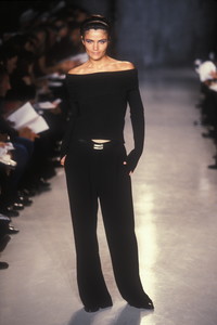 donna-karan-fw-1997-3.thumb.jpg.81c27912d7c6815dce7242e2f5356ef4.jpg