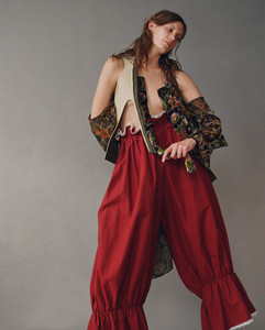 drake-burnette-elizabeth-davison-mona-matsuoka-by-dario-catellani-for-numecc81ro-china-february-2016-14.jpg
