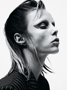 edie_allure_jan18_notext_allure_2.thumb.png.5c08d9ebc655169bf343d9fcb5b0d612.png