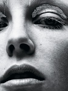 edie_allure_jan18_notext_allure_6.thumb.png.3ed04b16f150043a0887588a487d743c.png